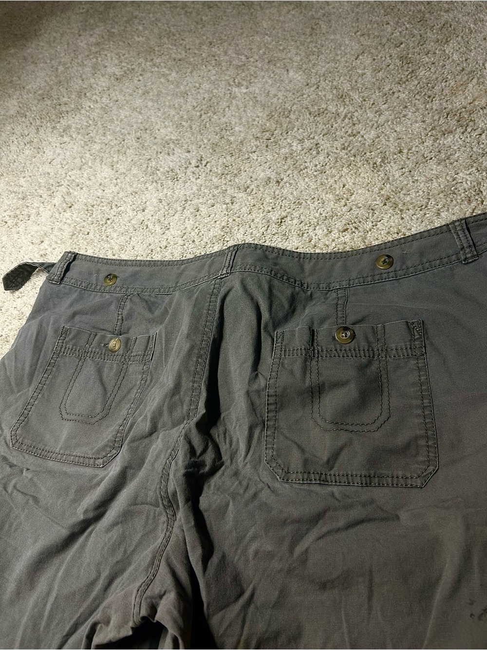 Dockers Women’s Utility Bermuda Cargo Shorts Gray Size 16